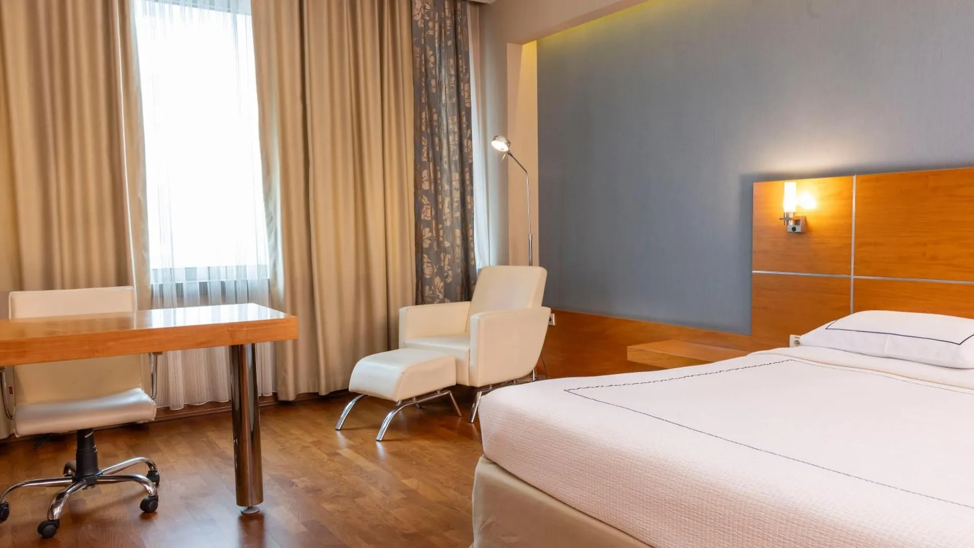 איזמיר Anemon Kent Cigli Otel מלון